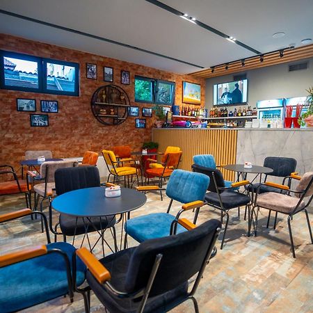 F&M Hotel 2 Тирана Экстерьер фото