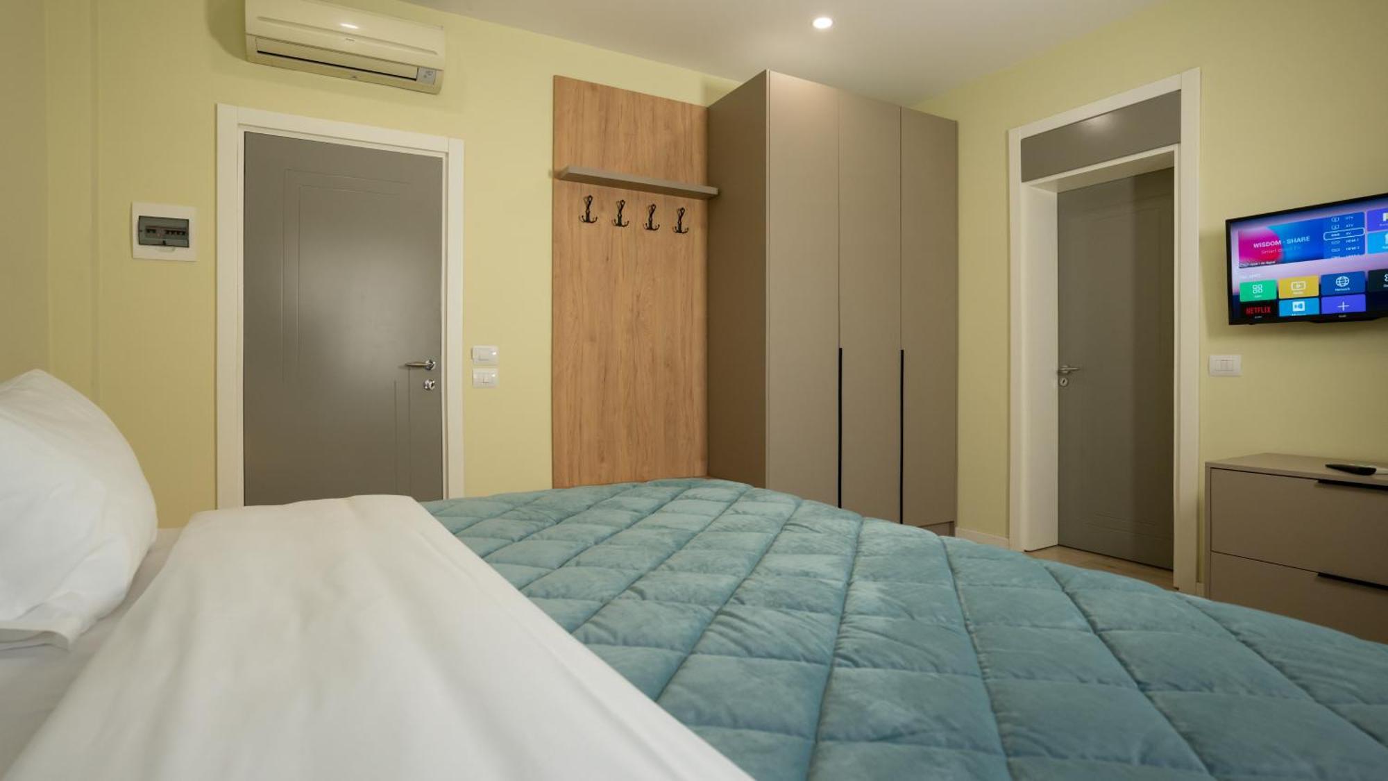 F&M Hotel 2 Тирана Экстерьер фото